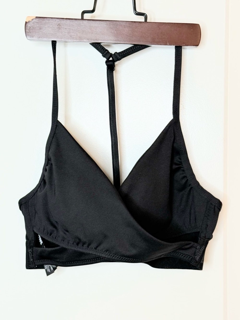 PINK Victoria’s Secret Sports Bra XS Black Strappy Racerback Wireless